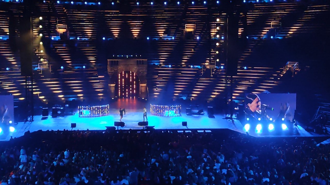 Fabri Fibra e Joan Thiele (2) - Future Hits Live 2025 - Arena di Verona