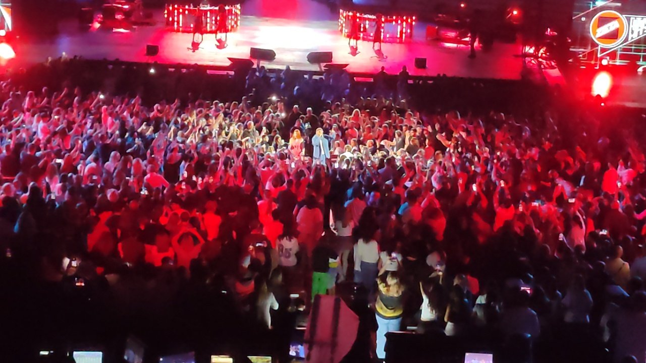 Rocco Hunt e Noemi - Future Hits Live 2025 - Arena di Verona